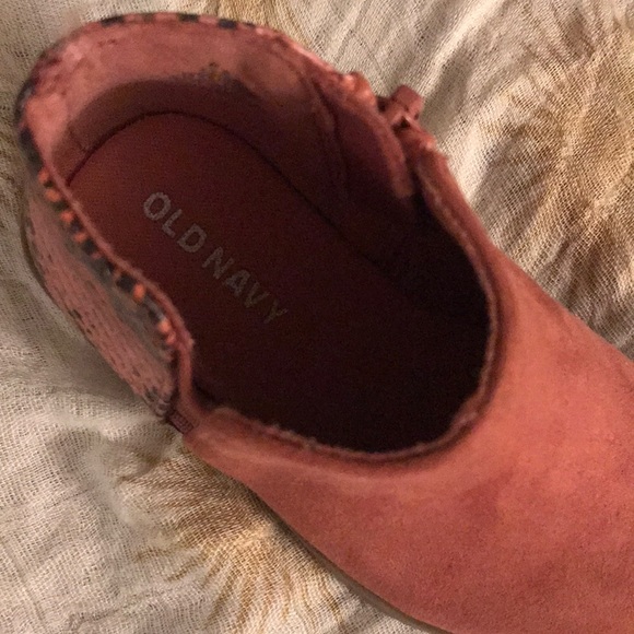 Adorable Booties ๐ - Picture 4 of 4